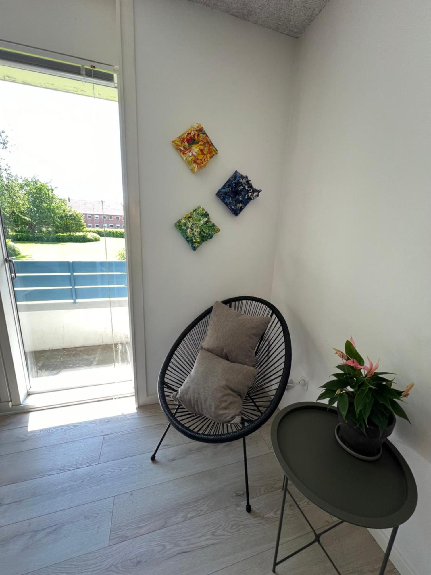 Nyrenoveret Lejlighed Med Balkon Og Parkering Esbjerg Bagian luar foto