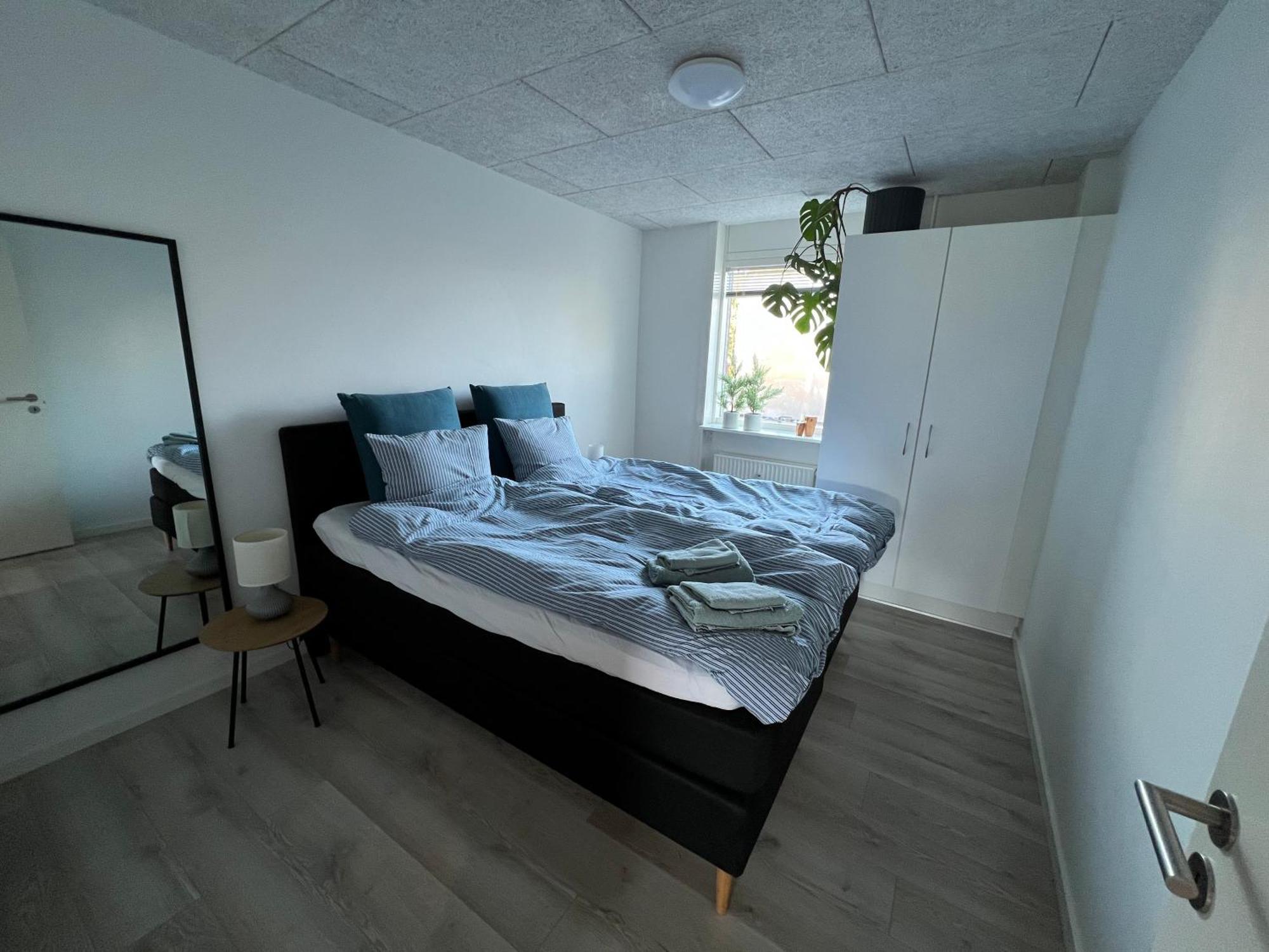 Nyrenoveret Lejlighed Med Balkon Og Parkering Esbjerg Bagian luar foto