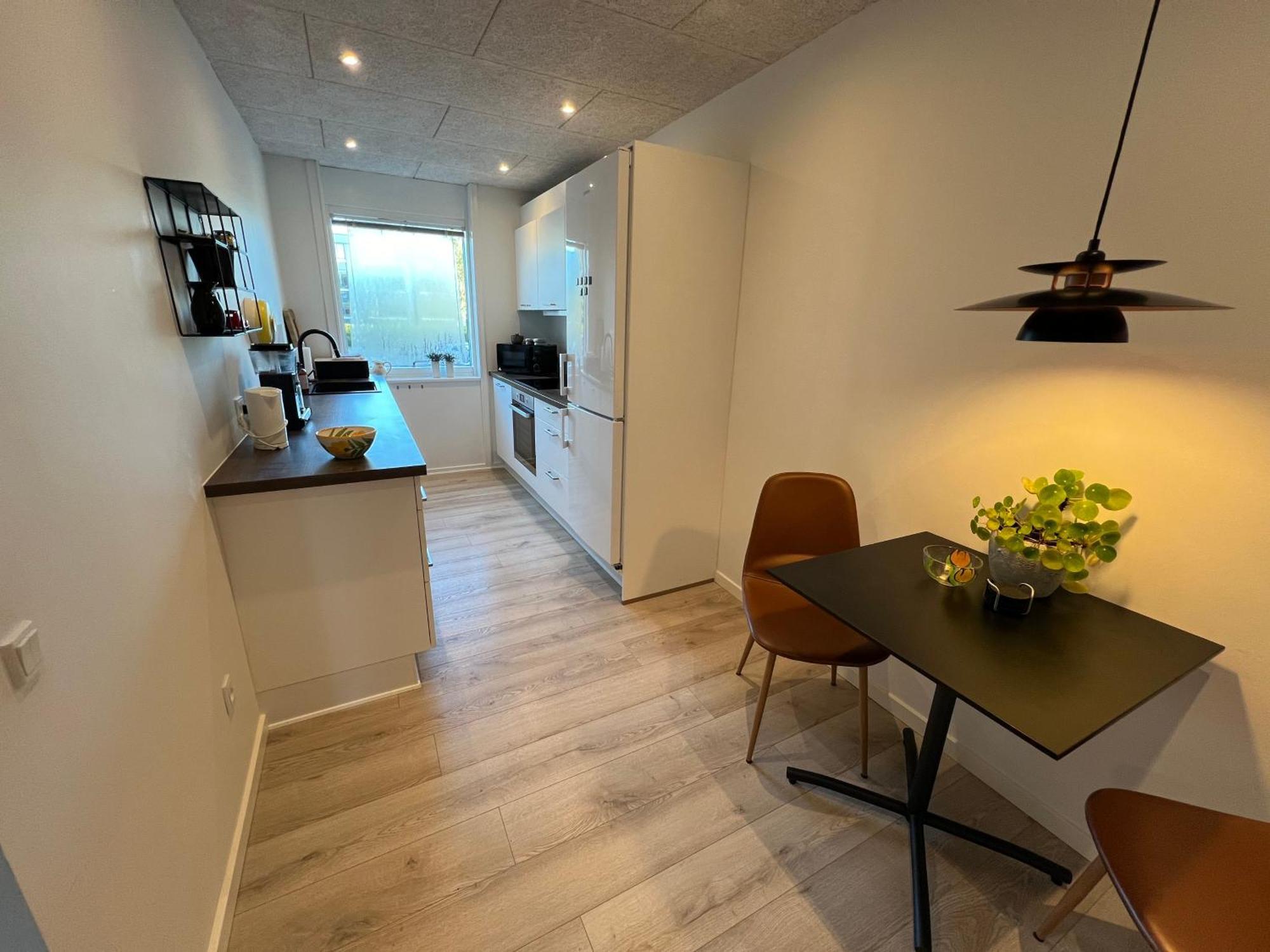 Nyrenoveret Lejlighed Med Balkon Og Parkering Esbjerg Bagian luar foto